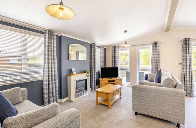 Monument Lakeside Lodge Pet Friendly