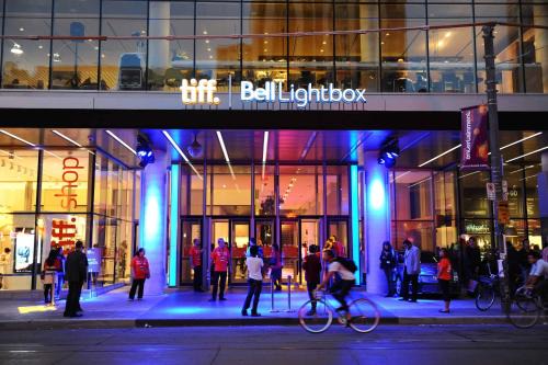 Monville Suites - Downtown Toronto - CN Tower & Rogers Centre