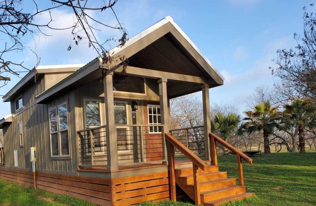 Moon River Ranch - Gardenia Cabin