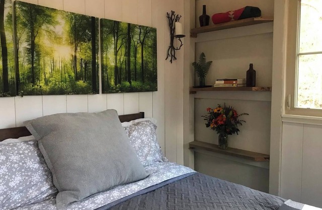Moonshine Glamping Cabin near Old Rag Mountain in Shenandoah National Park