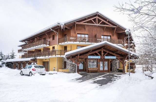 Morillon | Studio + Child-Friendly | Sleeps 4
