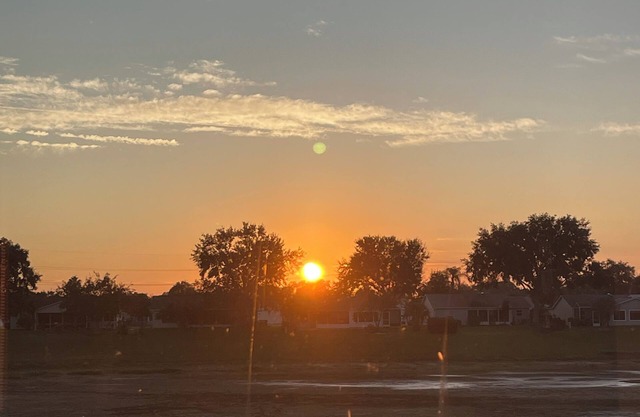 Morning Coffee w/Sunrise 1-2 bedroom in The Villages w/WIFI