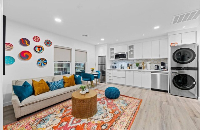 Moroccan King 1BR Apt | Bishop Arts Nr DT Dallas