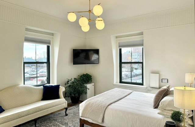 Morrill Mansion Inn | 5 | Self Check In | Parking