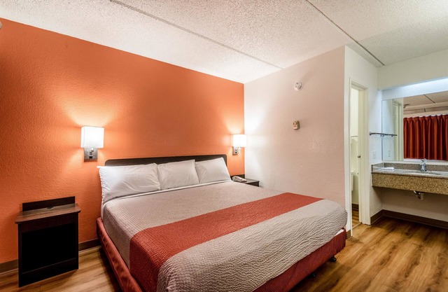 Motel 6 Birmingham, AL