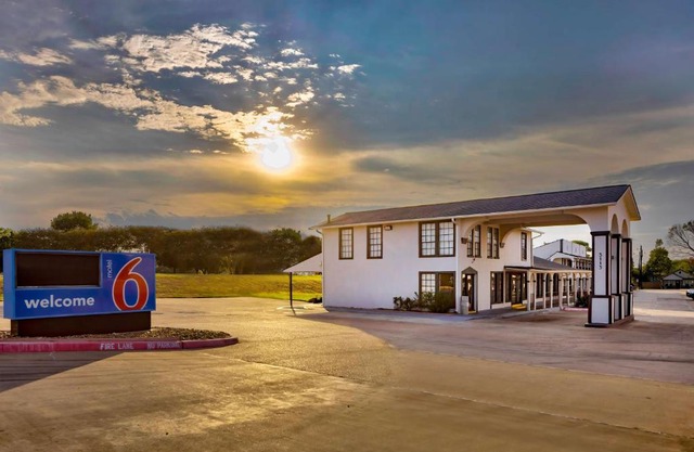 Motel 6-Bryan, TX - College Station