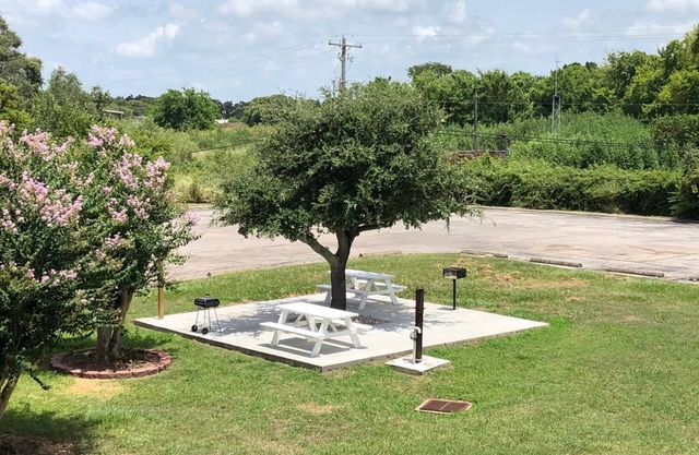 Motel 6 Clute, TX