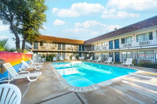 Motel 6-Del Rio, TX