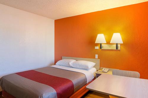Motel 6- Denver, CO Downtown