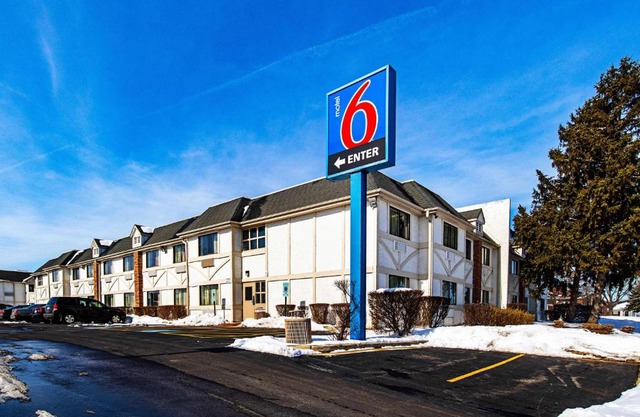 Motel 6-Palatine, IL - Chicago Northwest
