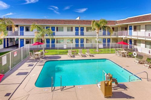 Motel 6-Phoenix, AZ - North Bell Road