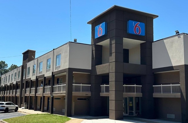 Motel 6 Raleigh, NC - North