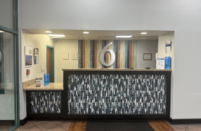 Motel 6 Savannah, GA- Gateway & I-95