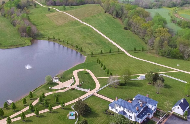 Mount Ida Manor in Virginia Wine Country