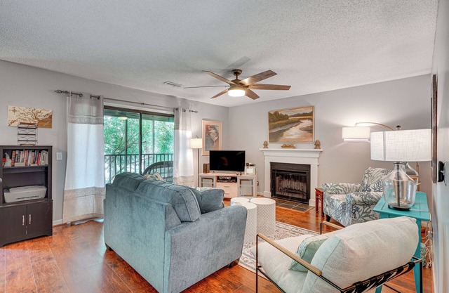 Mount Pleasant Condo - Near Charleston & Beaches!