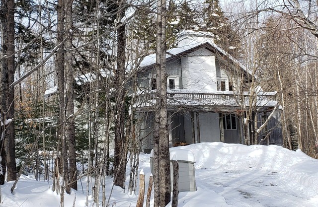 Mount Snow, Hot Tub Room, Sauna, Pool Table, sleeps 12.
