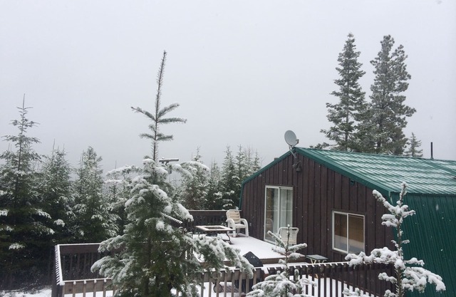 Mountain Cabin & 20 Acres- Snowmobile/Bike/Hike (trails on property and off)
