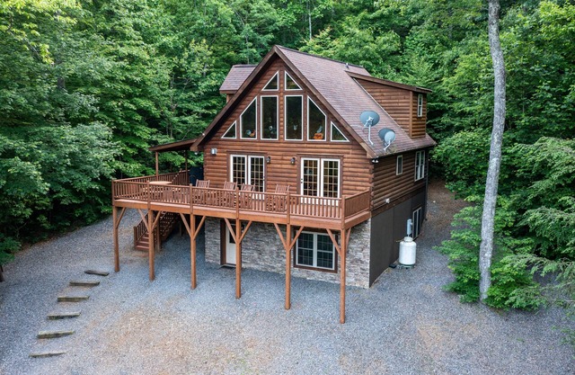 Mountain Cabin, Fast Internet, Family & Pet Friendly, Hot Tub