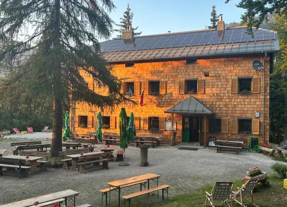Mountain hut Dom pod Storžičem