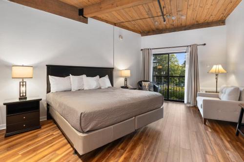 Mountain Inn Studio 92 with Wintergreen Advantage