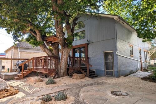 Mountain Jungalow Chalet, 3 min walk to Royal Gorge Train