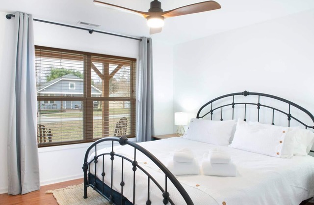Mountain Lux Escape - 5 minutes to Downtown Brevard & Pisgah National Forest