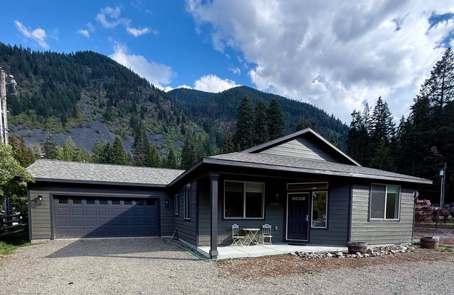 Mountain Meadow Retreat Private Hot Tub-near lake