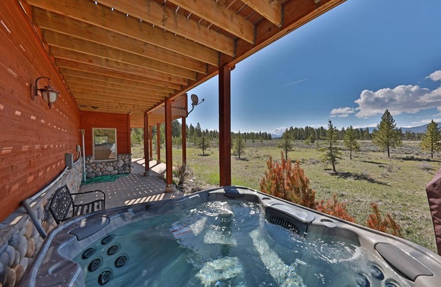 Mountain Peak 4 Bedroom Home by RedAwning