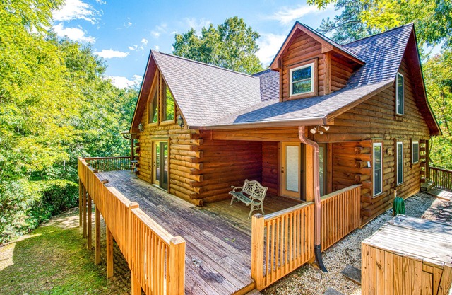 Mountain resort cabin - on-site golf, pools, sports courts - dog-friendly