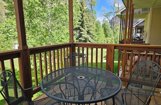 Mountain Retreat: 3-Bed Condo, Stunning Views, Close to Downtown Ouray!