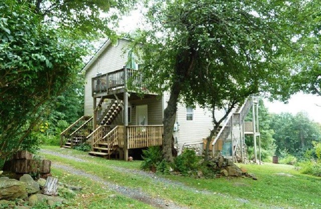Mountain Roots Lodging
