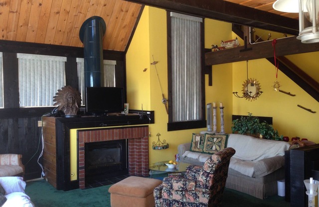 Mountain Top Penthouse Condo - Prime Location