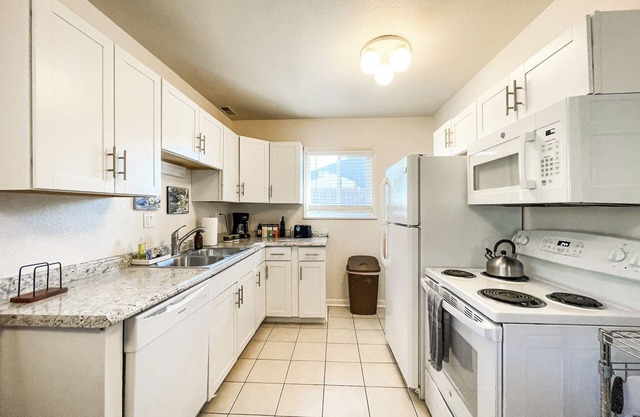 Mountain Town Apartment /Walk to main street!