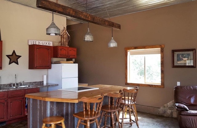 Mountain Valley Getaway II - Perfect for Snowmobilers!