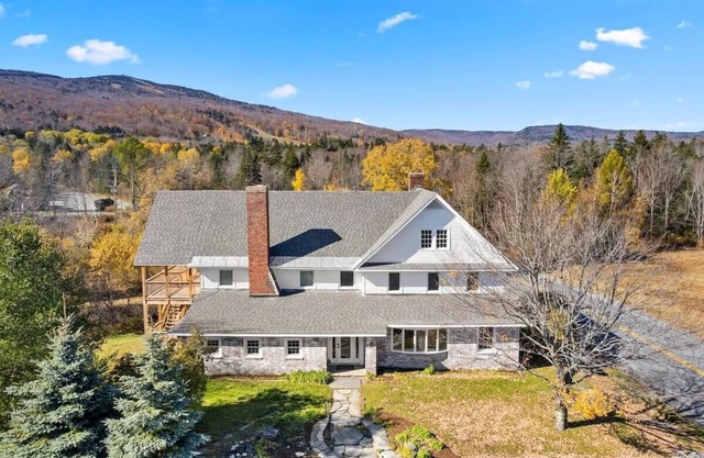 Mountain View 8-BR Lodge 2-Min to Mount Snow