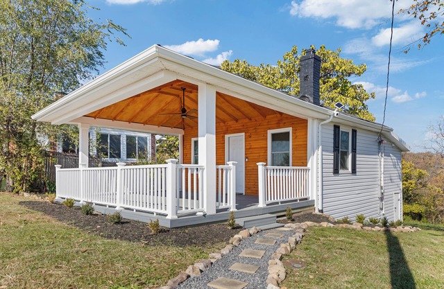 Mountain View Bungalow in Front Royal