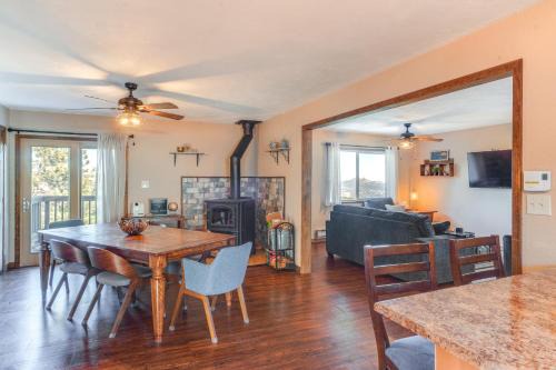 Mountain-View Deck Pet-Friendly Cabin in Bailey