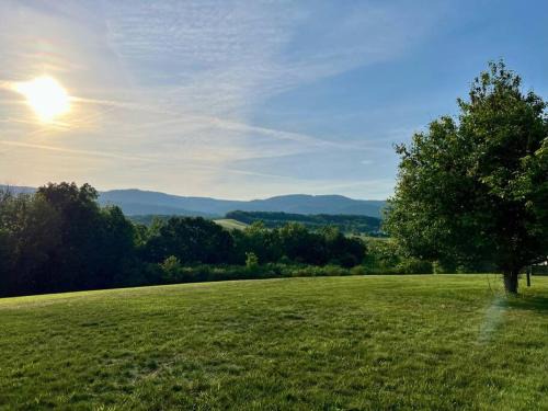Mountain View Getaway - Stunning Views and Privacy