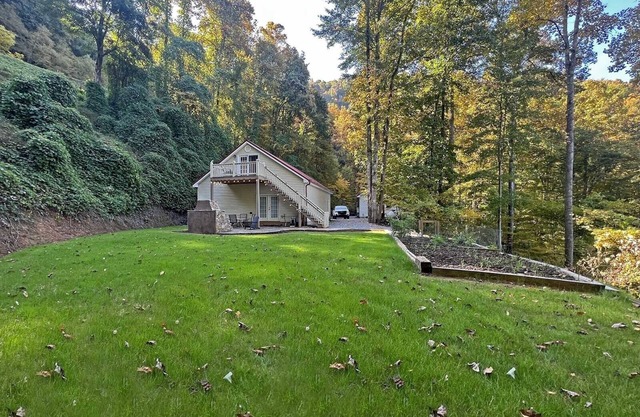 Mountain Vista Efficiency Style Apartment