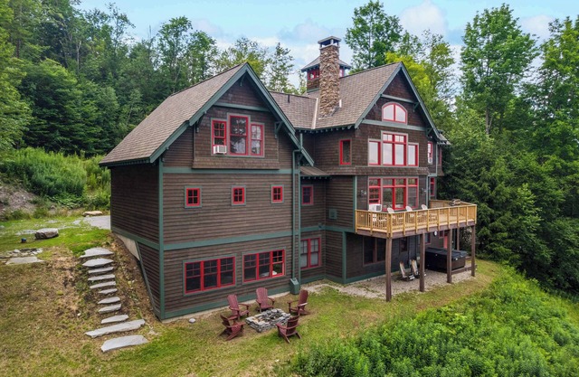 Mountainside 5-BR Ski-In/Out Okemo Estate
