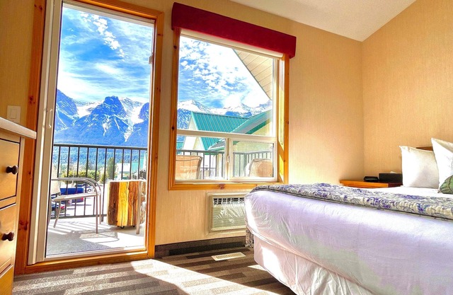 MountainView/Private Chalet/Sleep 7/5 min from Canmore/2min to Banff gate