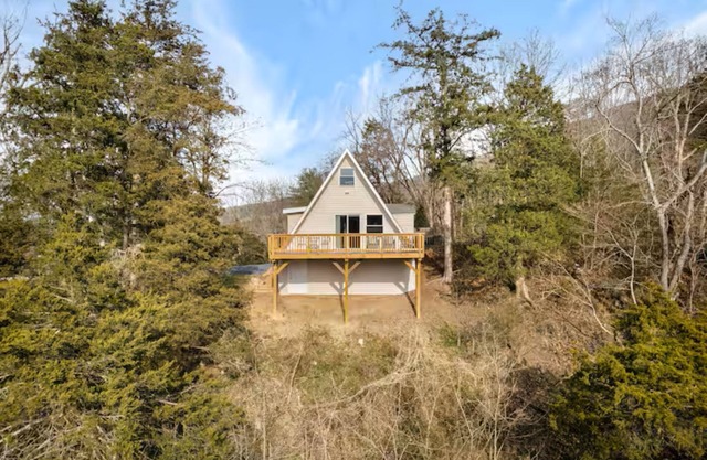 MountainWaters - Mtn, River, Relax! - Hottub, Private Riverfront, Firepit.
