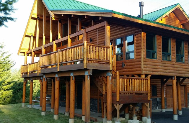 Mt VIEWS, HGTV - Spectacular Summer Dream LOG HOME, A Family friendly escape!