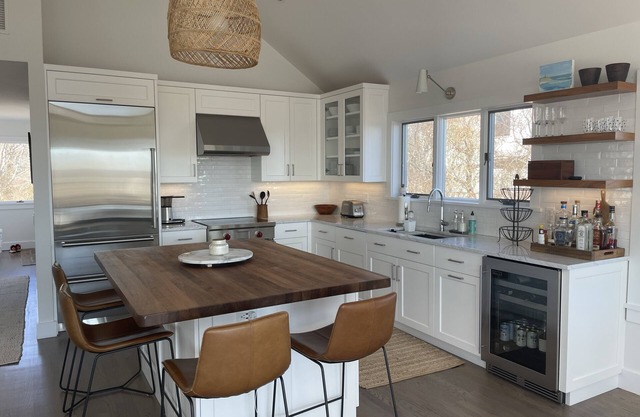MTK Beach House with new pool, one block from beach in Hither Hills!