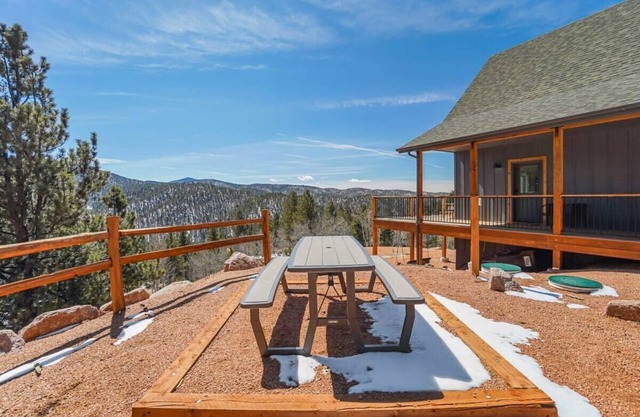 MTN Cabin, Peaceful Getaway, Breathtaking Views!