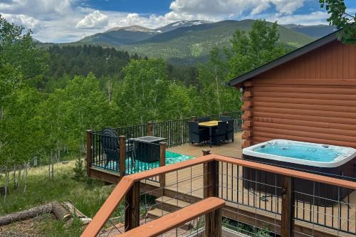 Mtn-View Haven with Hot Tub 9 Mi to Dtwn Bailey