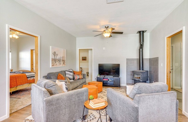 Mtn-View Hideaway w/Wood Stove in Pueblo!