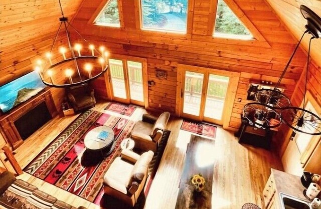 Mtn Views~Fire Pit~King Bed~Lake~Breweries 1 mi!
