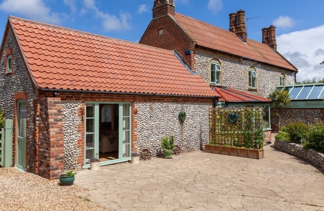 Mulberry House - sleeps 3 guests in 2 bedrooms