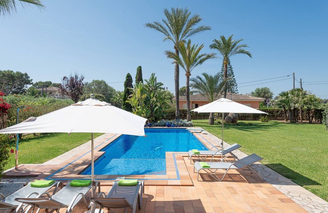 Mulholland Villa - Four Bedroom Villa, Sleeps 8